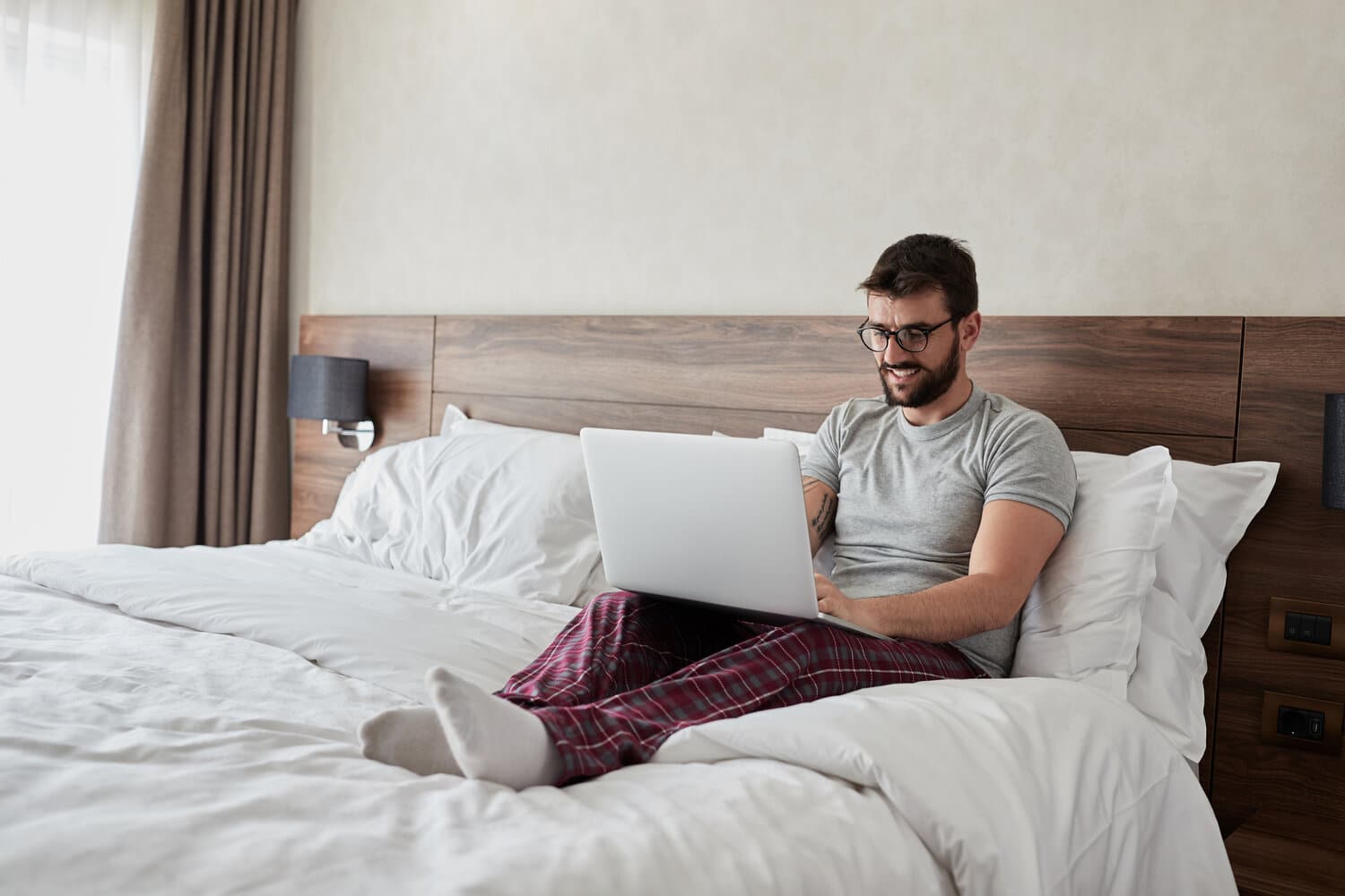 How to Improve Back Pain While Working From Bed